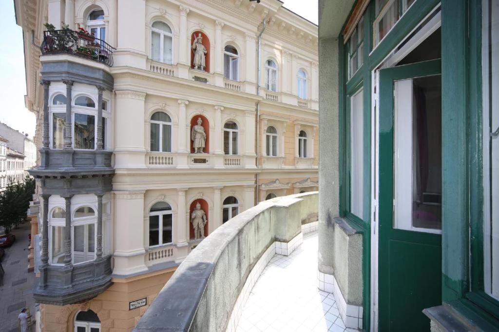 Amber Terrace Studios Downtown Budapest Ngoại thất bức ảnh